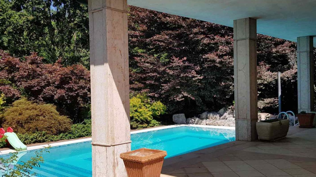 villa con piscina ad arcore immobiliare mymmo