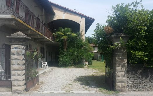 Cascina Lago Maggiore Ispra mq 285  da Ristrutturare