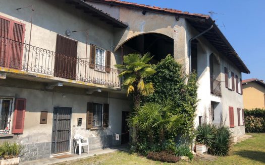 Cascina Lago Maggiore Ispra mq 285  da Ristrutturare