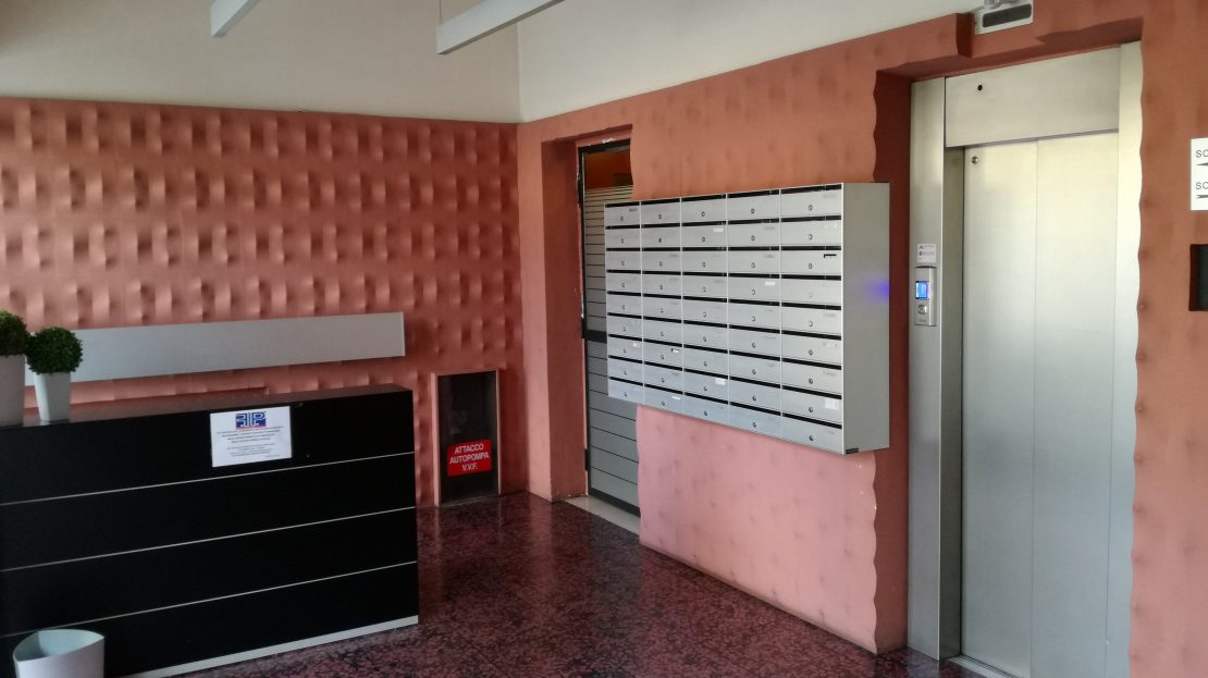 ufficio via speroni varese mymmo